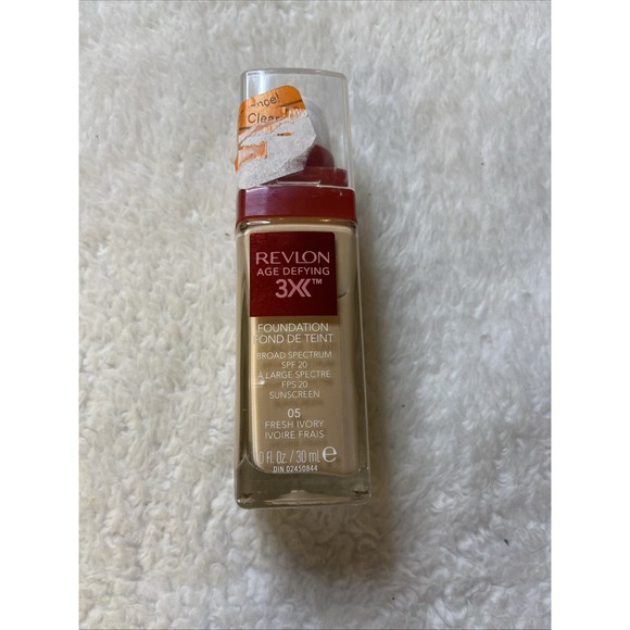 Revlon Age Defying 3X Foundation, Anti-Aging & Firming Fresh Ivory 05 -1 fl oz - Picture 1 of 5